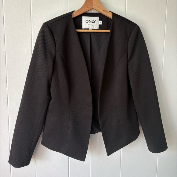 ONLY Classic Black Blazer | Size 38 - Picture 3 of 8